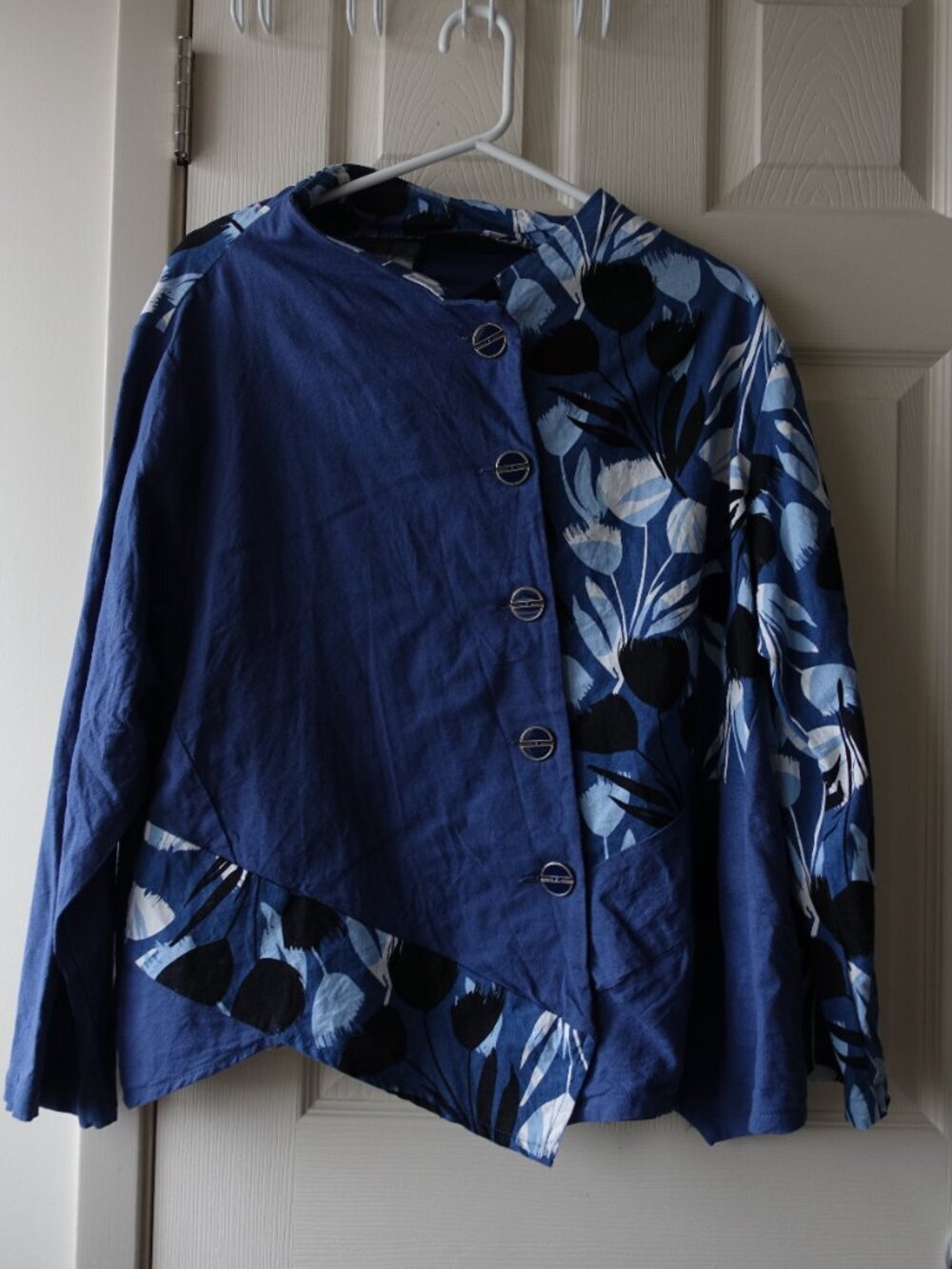 COTTON Irregular Cotton Top Navy blue Floral